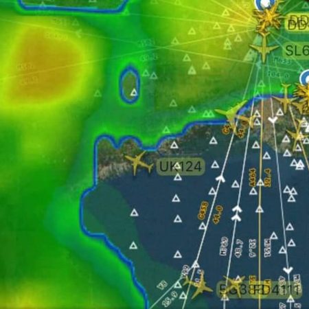 新加坡航空一客机紧急迫降已致1死30伤！